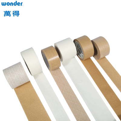 Zelfklevend wit kraftpapierband 0,130 mm dikte op basis van oplosmiddel